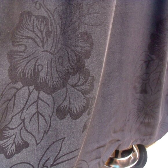 TOMMY BAHAMA Aloha Hawaiian Shirt Black on Gray Floral 100% Silk Shirt Sz XL - Picture 7 of 7